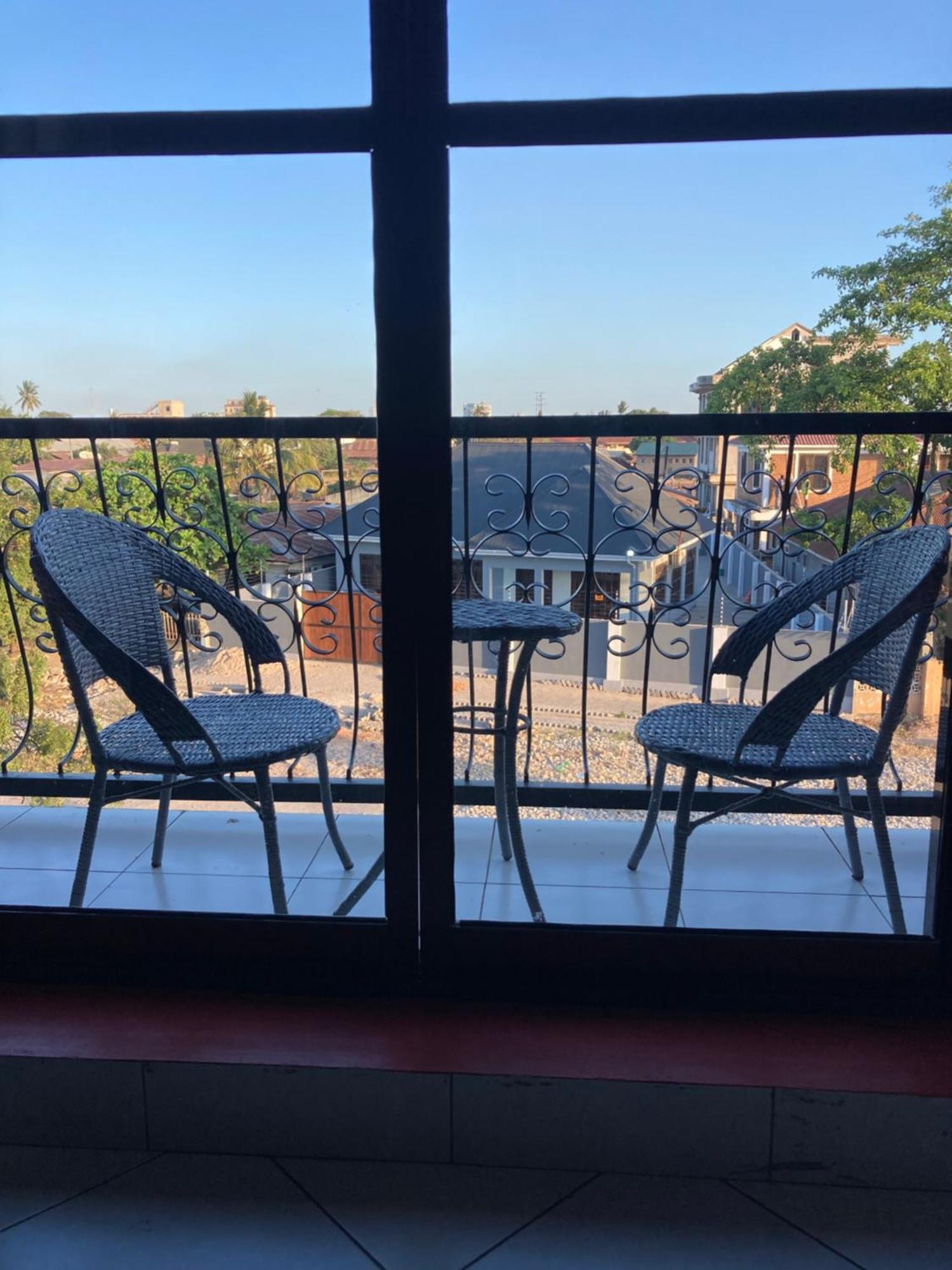 Thegatsbystyle By Jevas Apartment Dar es Salaam Ngoại thất bức ảnh